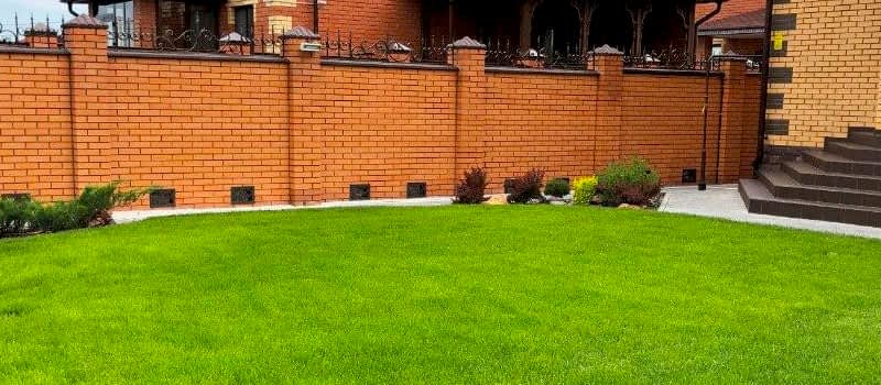 У нас можно купить рулонный газон в Алматы